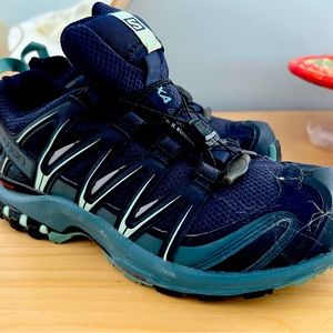 Salomon XA Pro 3D, womens size 5/36. EUC.